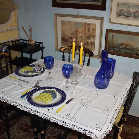 Penelope's House Apartment